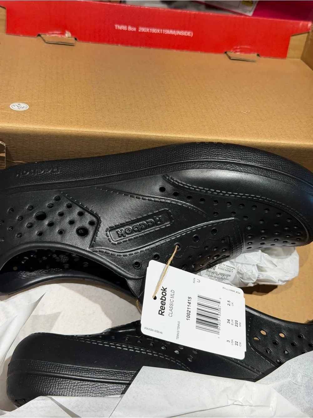 Reebok men slip